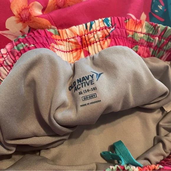 Old Navy Active Girl’s Sport Shorts - Picture 4 of 4